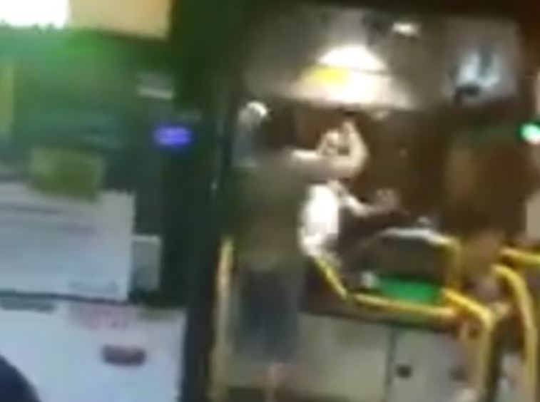 מאות אלפי שקלים פיצוי לנהג אוטובוס בגלל דלת הרכב שלו