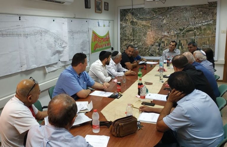 שקט, משדרים: בשורות מרעננות על ישיבות מועצת העיר באור עקיבא