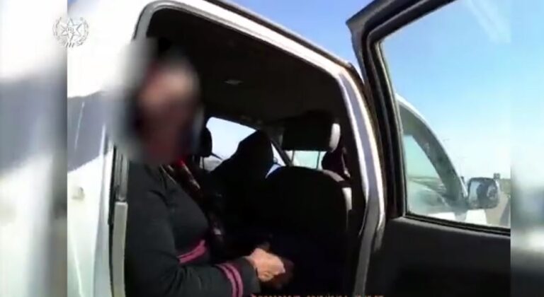 תיעוד | מעל קילו קוקאין נתפס בפשיטה של שוטרי מחוז חוף באור עקיבא: עבריין בכיר נעצר [וידאו]