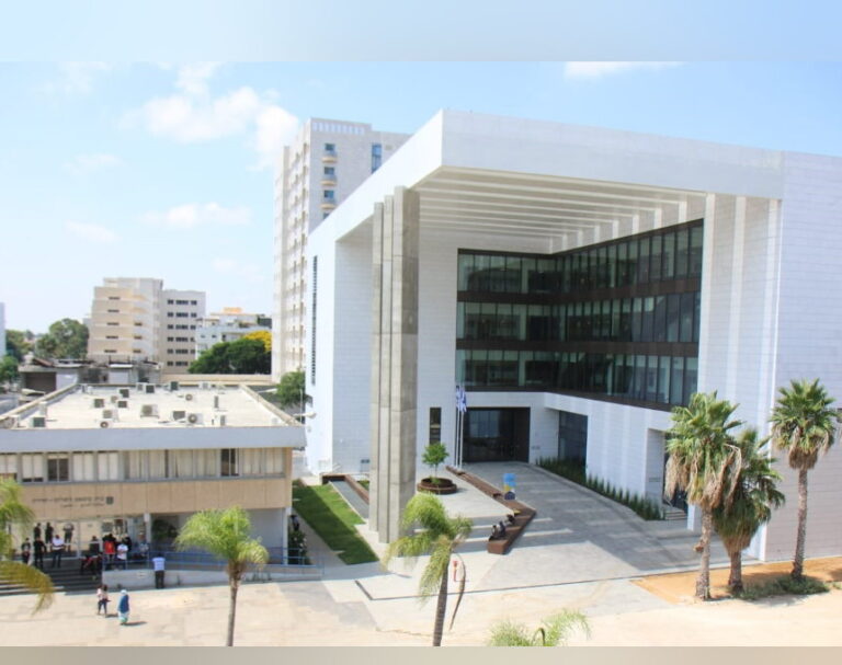 יש שופטים – בחדרה: נפתח היכל המשפט החדש בעיר
