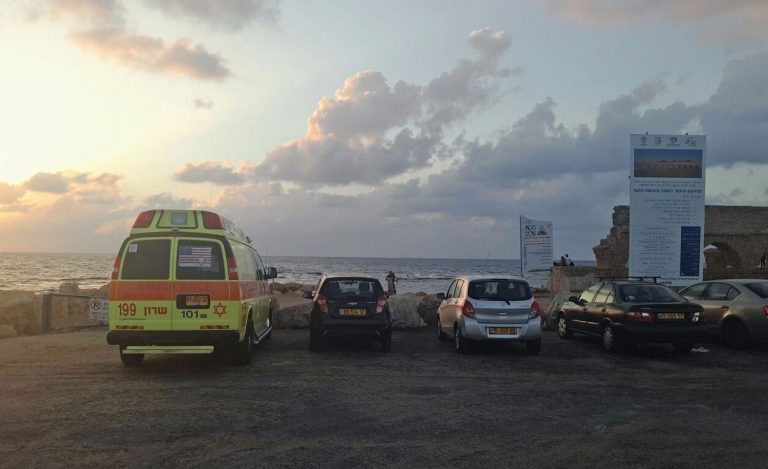 בן 30 במצב בינוני לאחר שנדקר בחוף הקשתות בקיסריה