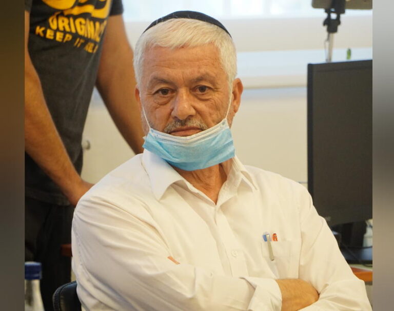 אלי אנקונינה נבחר לממלא מקום ראש העיר הקבוע באור עקיבא; תושבים זועמים: "למה הציבור לא עודכן על הישיבה?"