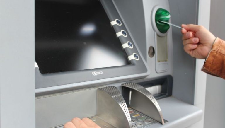 תלונות רבות על העתקת הכספומטים של בנק הפועלים באור עקיבא; ההנהלה: "הסניף נותן מעטפת שירות רחבה וגמישה"