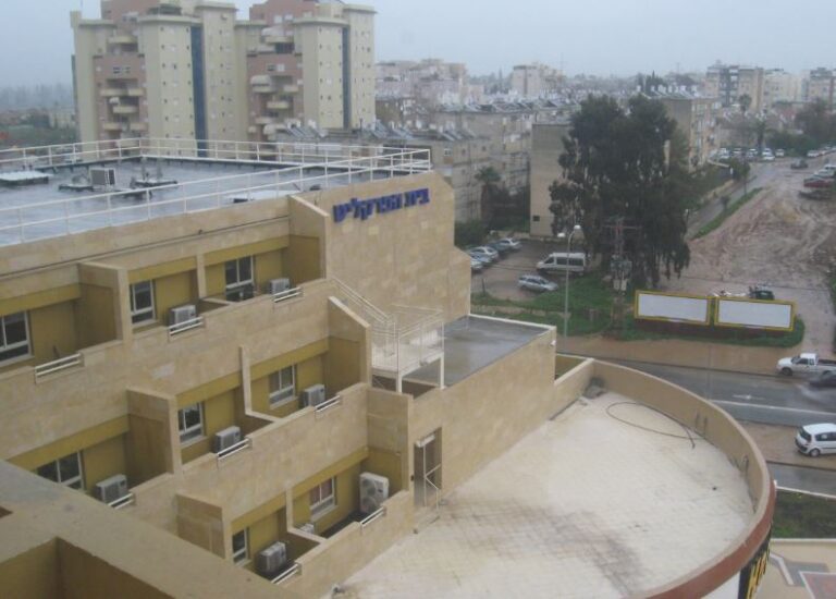 צרה צרורה: זה המשרד הממשלתי שנסגר בחדרה והתושבים מופנים לנתניה