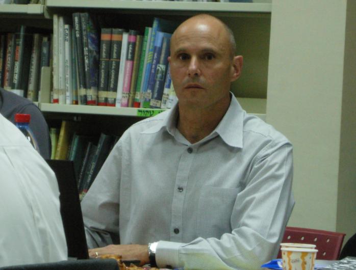 ראש מועצת בנימינה לשעבר, אורי דיסטניק סופד לאביו שנפטר: "בערב שבת בארוחה המשפחתית לא יהיה מרק. כיסא אחד יישאר מיותם"