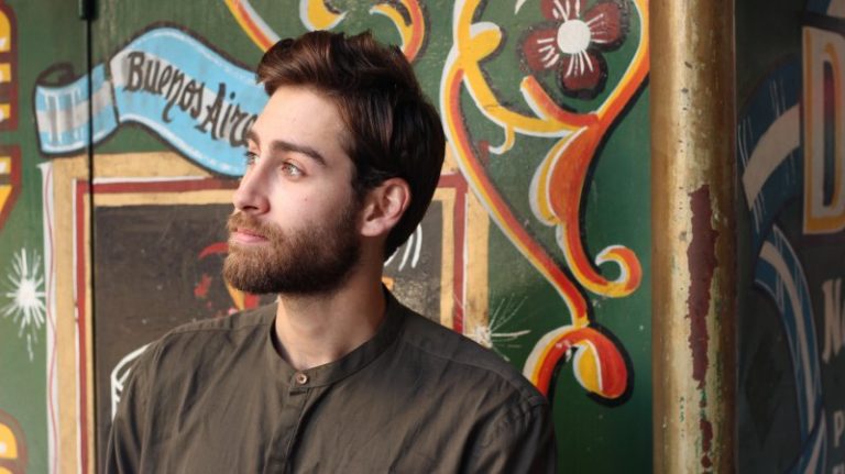"מקום רחוק": האזינו לסינגל החדש של ניב דמירל החדרתי (וידאו)