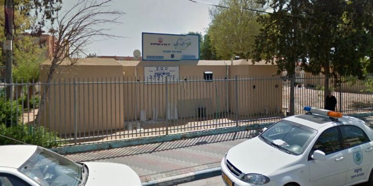 נתפס על חם: שוטרים הוקפצו לפנות בוקר בעקבות פריצה לכולל של הרב מסיקה באור עקיבא