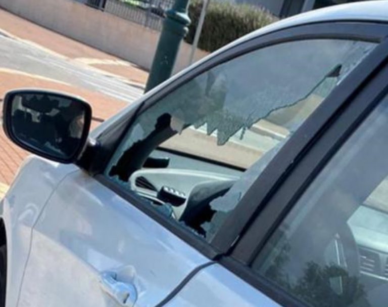 הגיעו על אופנוע – ותפסו אותו "על חם": ניסיון פריצה סוכל במתחם הקניות הגדול בחדרה