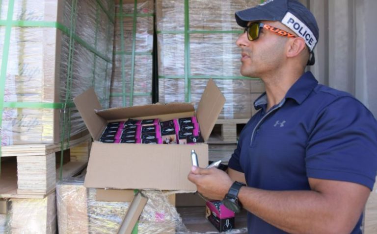 מפחיד: 20 טון גז קצפות המשמש בני נוער במסיבות – נתפס ברגע האחרון (וידאו)
