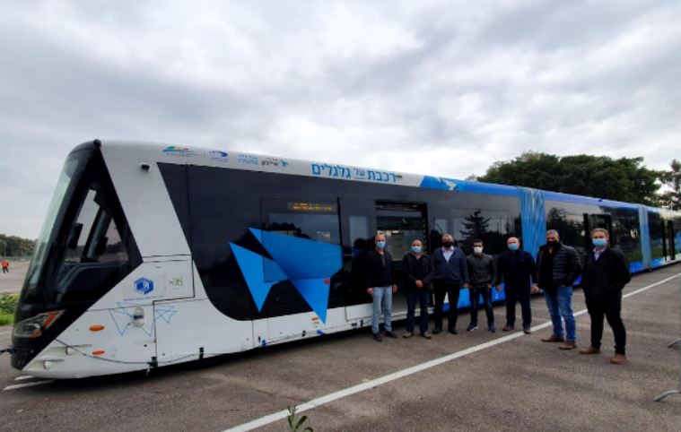 בחדרה בוחנים: רכבת קלה על גלגלים תחל לפעול ברחבי העיר?