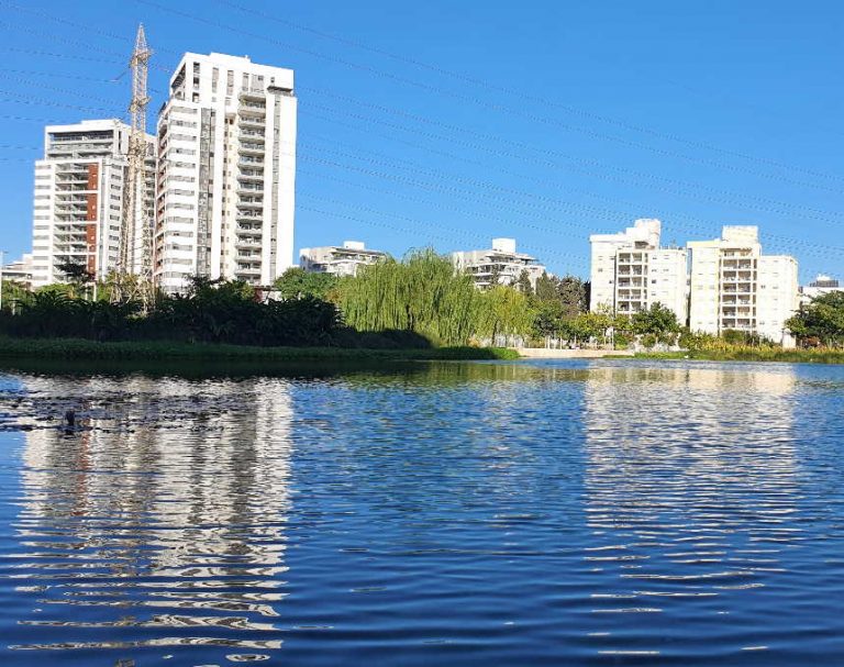 ניר בן חיים מקיים הבטחה: בשורה של ממש לתושבי שכונת הפארק בחדרה