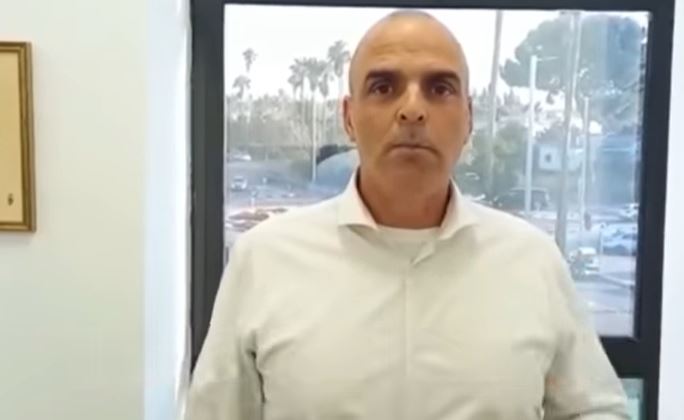אביעד סיני הכריע: זה המועמד בו החליט לתמוך בסיבוב השני בפרדס חנה-כרכור