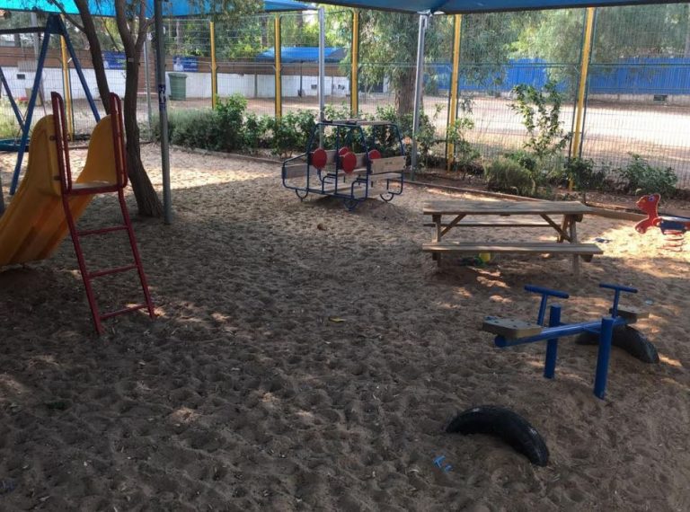 פרדס חנה-כרכור: "הילדים מגיעים לגן ועובדי גינון נכנסים באין מפריע לעבוד"