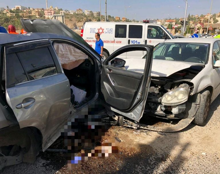 תאונת דרכים עם נזק קשה לרכב בפרדס חנה-כרכור [תמונה מהזירה]