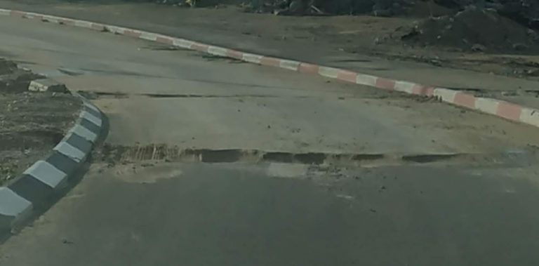 תושב חדרה בן 60 תבע את עיריית חדרה לאחר שנפל מבור ברחוב – זה מה שקבעה השופטת