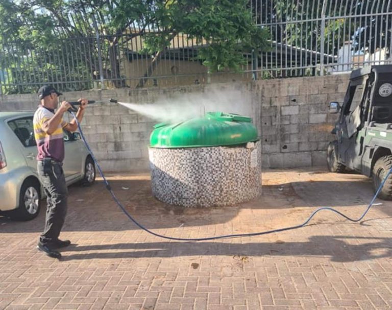 נקודת אור? העירייה פתחה במבצע ניקיון עירוני ובפרט ליד מוסדות החינוך באור עקיבא [צפו בתמונות]