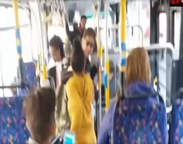 גזענות בפרהסיה באוטובוס בחדרה: "ככה עשיתן גם באתיופיה?" [וידאו]