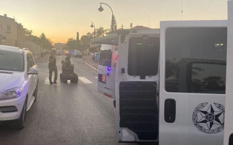 מטען חבלה הוצמד לרכב בחדרה – המשטרה פתחה בחקירה