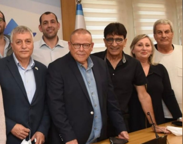 נחתם ההסכם לשיפור תנאי עובדי מנהל ומשק בבתי החולים; יו"ר הוועד הארצי אלי בדש מאור עקיבא: "תוקן עוול"