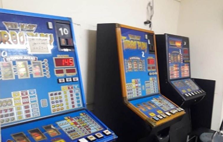 ציוד ומזומנים נתפסו, חשוד נעצר: המשטרה ערכה מבצע יזום ברחוב דוד שמעוני בחדרה
