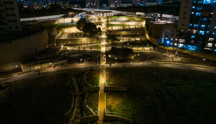 חריש || הפגנת הורים, אזהרות בטיחות ועבודות גיזום: חריש חוזרת לשגרה בין מחאות לחשש מסכנה