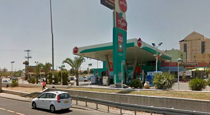 חשד: הפר מספר הרחקות מתחנת הדלק באולגה – והגיע לגנוב כסף