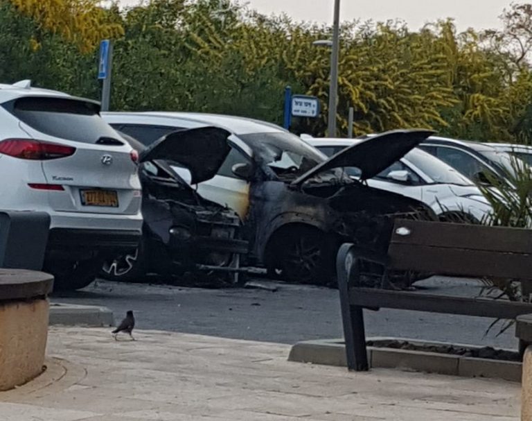התופעה חוזרת? שני כלי רכב עלו באש בשכונת או פארק באור עקיבא