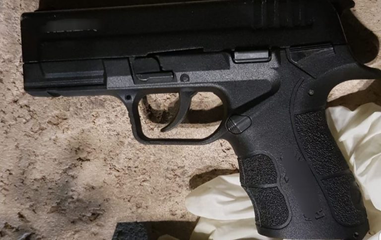 אישום נגד בן 23 מפרדס חנה שהחזיק נשק בביתו