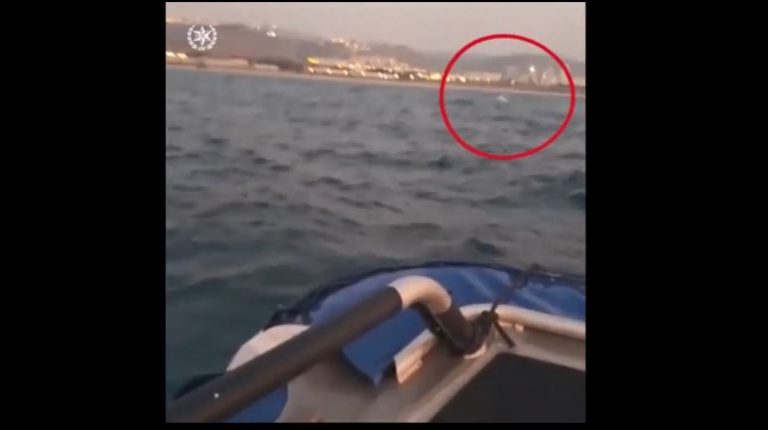 דרמה מול חופי חוף הכרמל: 10 ישראלים, בהם ילדים, חולצו מיאכטה במצוקה ● וידאו🎥