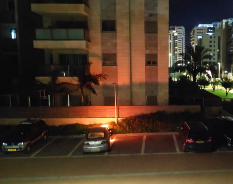 פיצוץ עז החריד את הבתים בשכונת היובל באור עקיבא: נזק לכלי רכב [תמונות]
