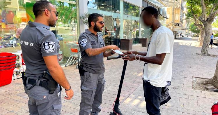 הכירו את היחידה החדשה למלחמת בקורקינטים והאופניים החשמליים ברחובות חדרה