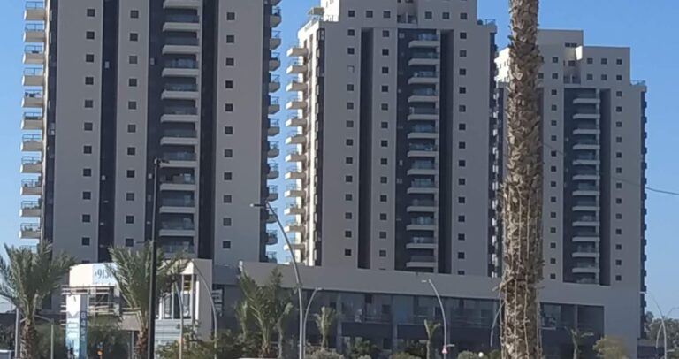 מה הם המיסים שעל צדדים לשלם בעת מכירה או רכישת דירה?