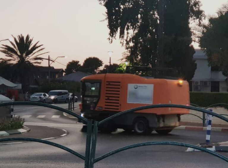 מתחרפנים מרעש משאית הניקיון? תושבת תבעה את העירייה וזכתה [וידאו]