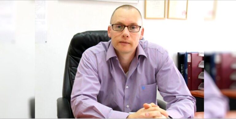 משפט צביקה גנדלמן: "יש חפרפרת במשרד" – העדות הדרמטית של מהנדס עיריית חדרה לשעבר