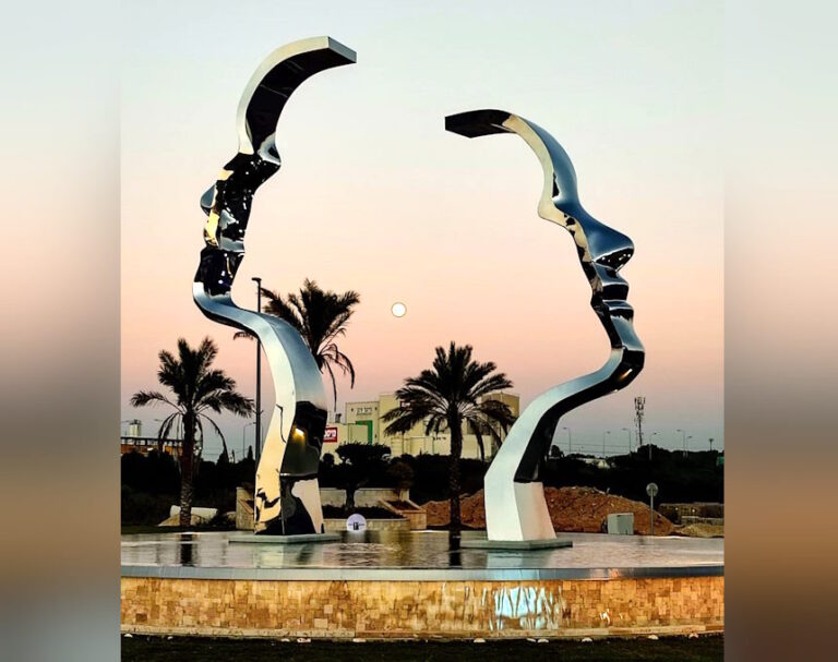 קיסריה – מכל המקומות