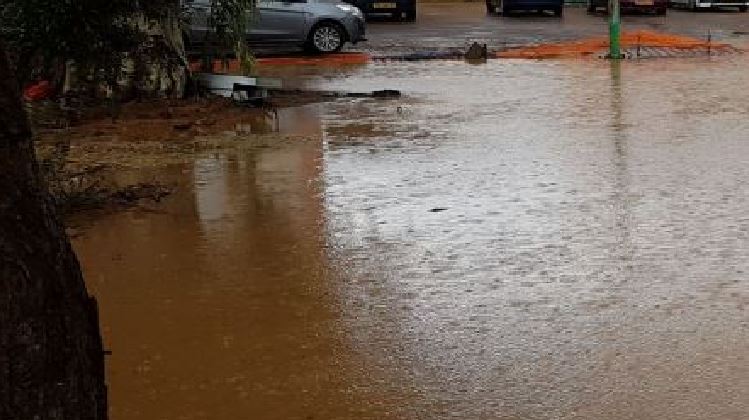 תביעת ענק נגד עיריית אור עקיבא ונוספים: שילמו כ-600 אלף ש"ח עקב הצפה במבנה של משפחת עג'מי ומרכול 'כמעט חינם'