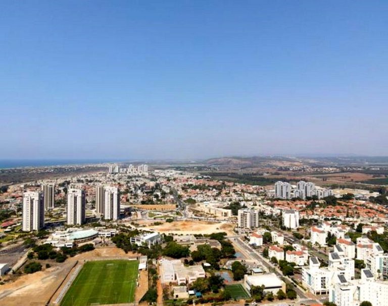 הכתבה בכאן 11 על אור עקיבא היתה חד צדדית – אבל העיר חולה במחלה קשה // טור אישי