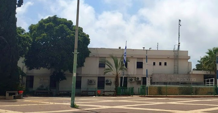 אחרי הכישלון במחלקת הדוברות: עיריית אור עקיבא מחפשת דובר חדש; אתר חדש כבר בקנה – שנתיים בלבד לאחר הקודם