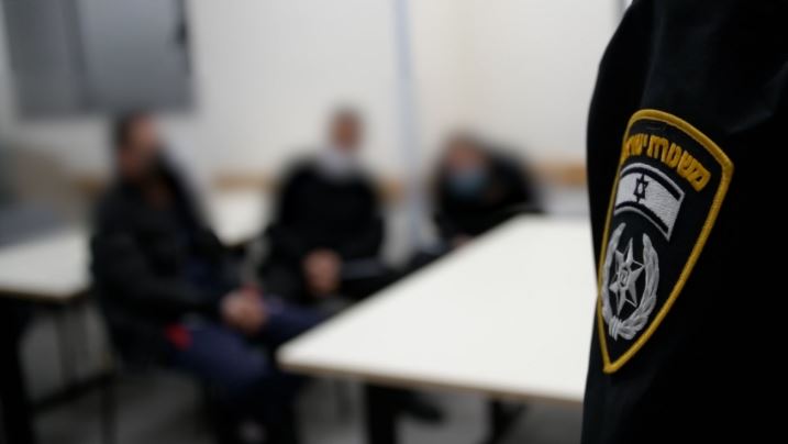 ביעור שב"חים: 5 שוהים בלתי חוקיים נחשפו בדירה בחדרה [וידאו]