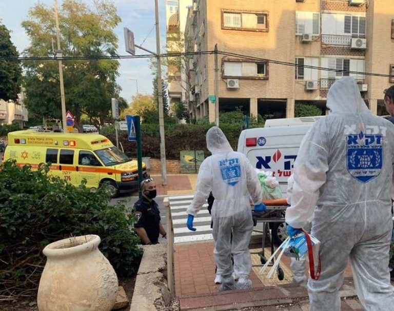 בן 50 אותר ללא רוח חיים בדירה בחדרה