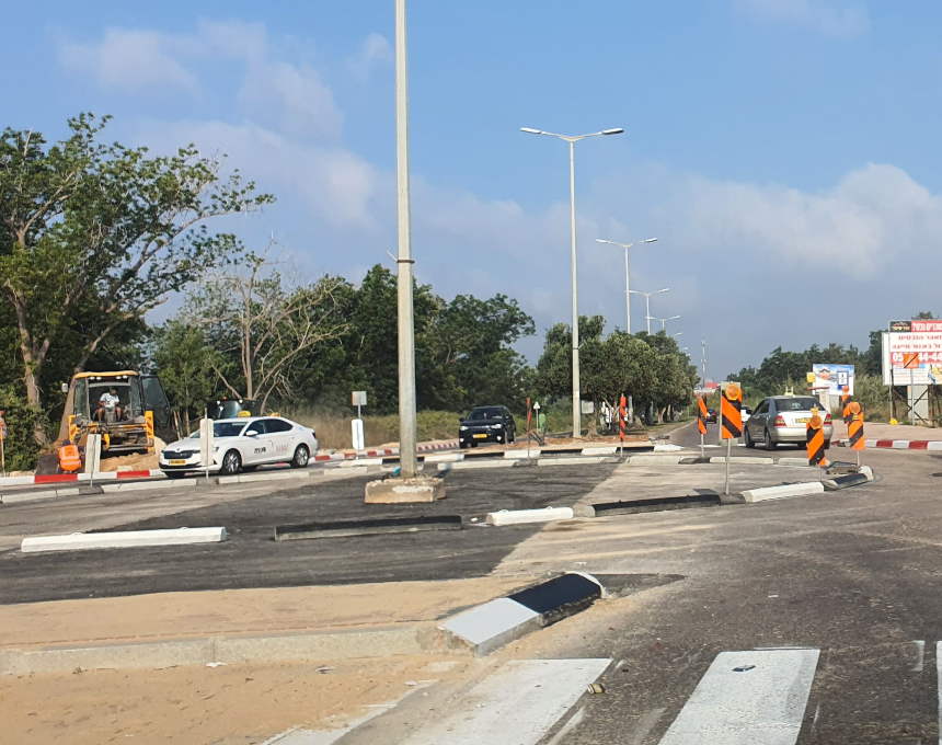 הכיכר הלא מוסדרת בכניסה לצומת ברניצקי מכיוון אור עקיבא
