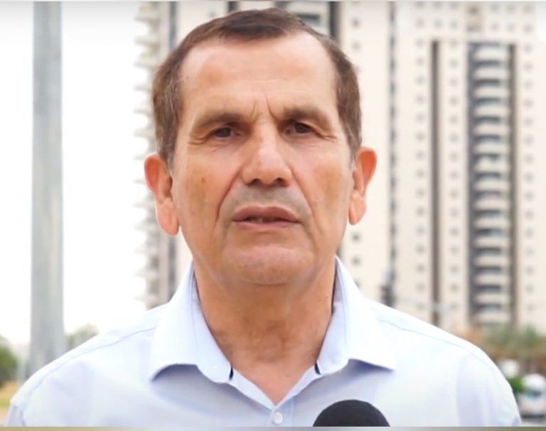 תמה תקופת הרחקתו, ממתינים להחלטה: ראש עיריית אור עקיבא יעקב אדרי יכול כביכול לחזור לתפקידו