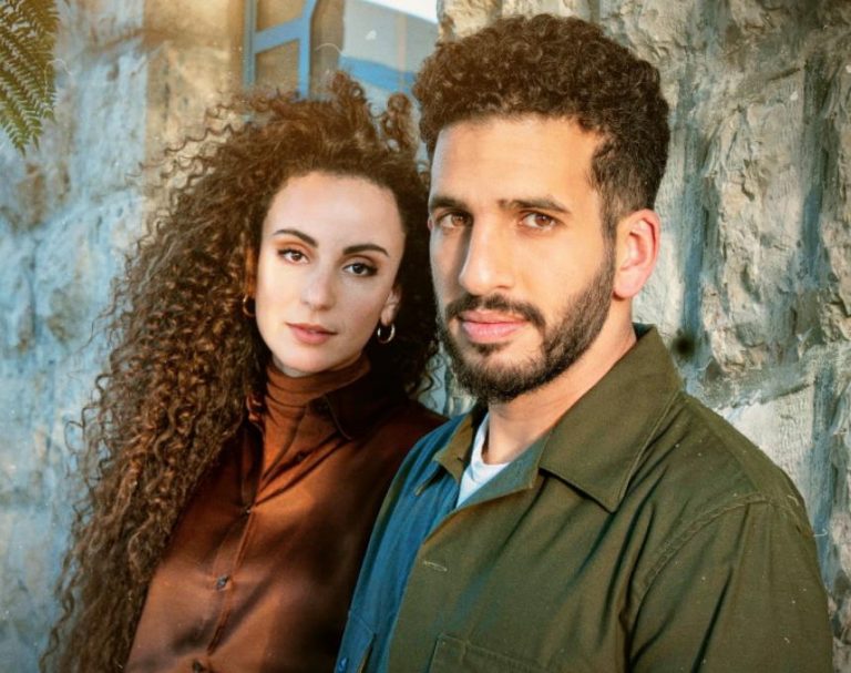 גבוה במצעד השירים המובילים: צפו בסינגל החדש של יובל דיין והחדרתי בר צברי [וידאו]