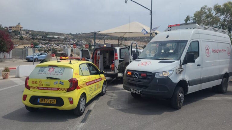 בעקבות הפיגוע ליד מעבר ריחן: עצומה בחריש ומנשה לסגירת פריצץ הכניסה מכיוון ברטעה