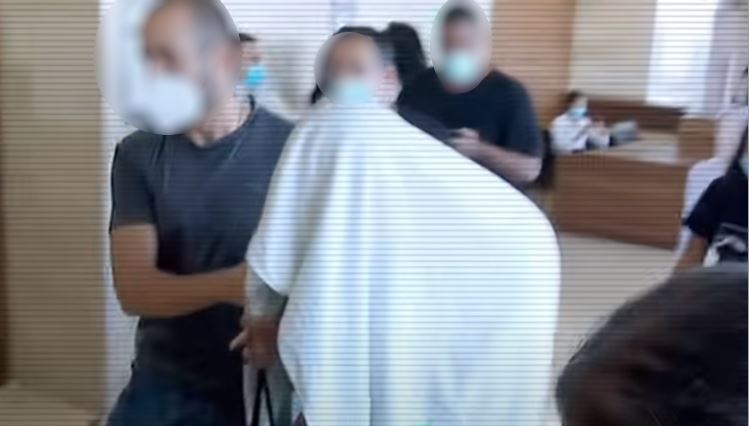 "היה דימום בראשו של האב": בת 54 מחדרה הורחקה לשבועיים מבית אביה הקשיש