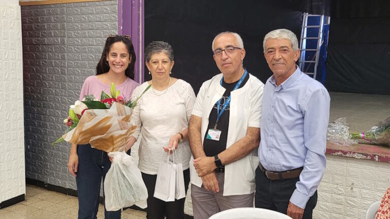 "עזרה לאלפי אנשים והצילה חיים": אחות קופת חולים המיתולוגית באור עקיבא, סילביה, פורשת לגימלאות