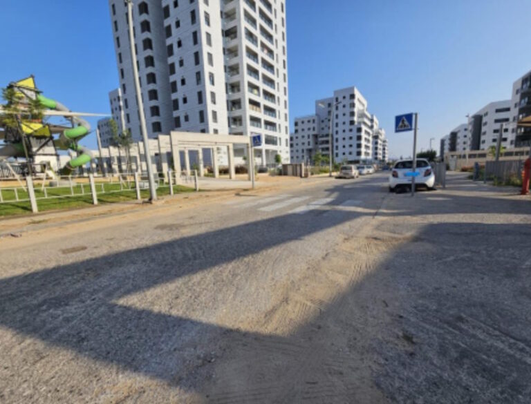 סערת עיכובי נדל"ן באור ים: תביעה נגד עיריית אור עקיבא ורמ"י על עיכוב בהיתרי בנייה