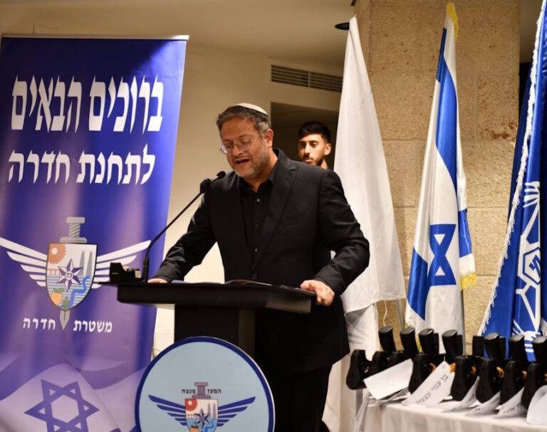 השר בן גביר בקיסריה: "נשק בידיים הנכונות מציל חיים"