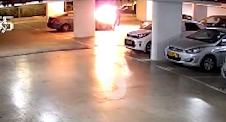 חשד: תקיפה והצתה של שלט בבית עסק בחדרה
