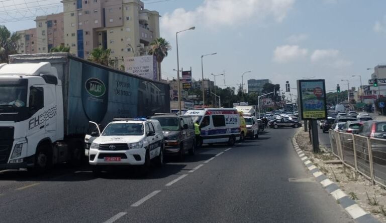 הקטל בכבישים: רוכב אופניים בן 68 נהרג מפגיעת משאית בחדרה